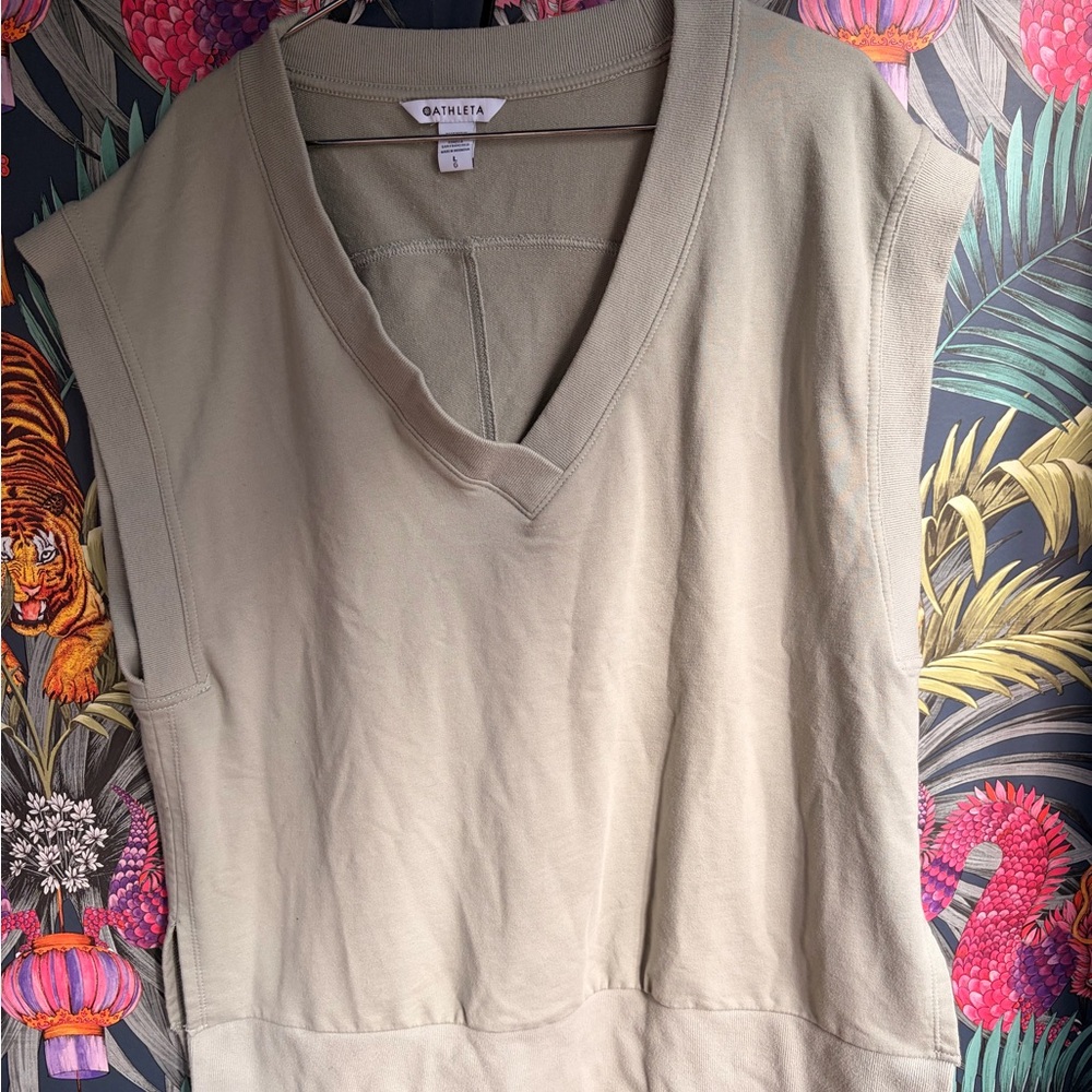 Athleta Women's Sage Green Muscle Tee